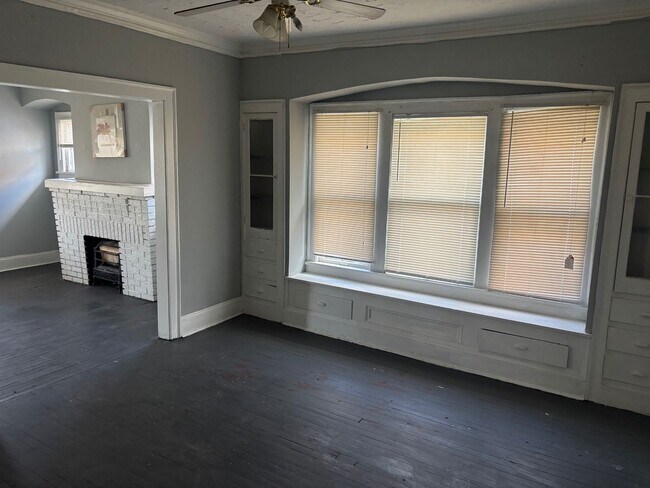 Foto del edificio - 12702 Iowa Ave