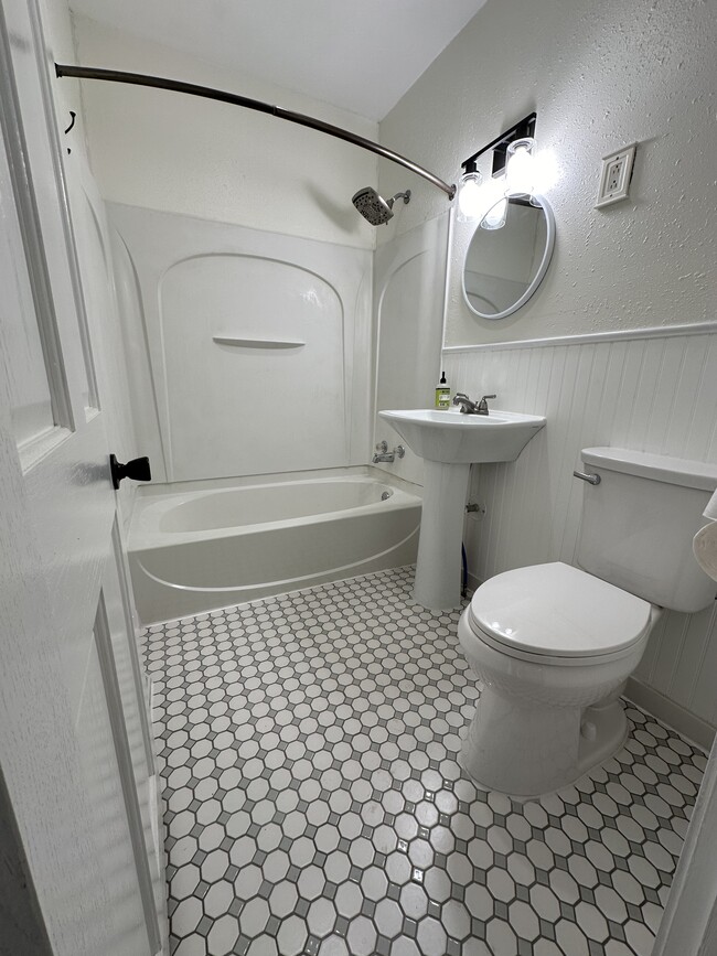 Updated Bathroom - 708 Wallgate Ave