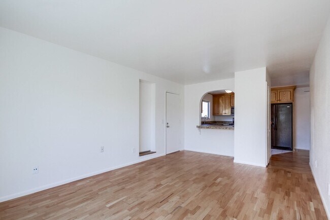 Building Photo - 10248 Princess Sarit Way