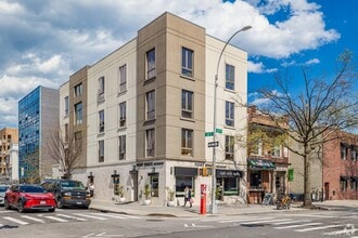 Building Photo - 38-01 31st Ave