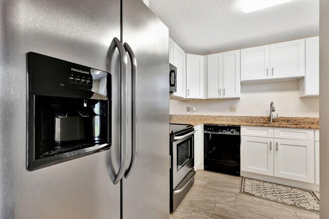 Building Photo - 1230 SE Parkview Pl