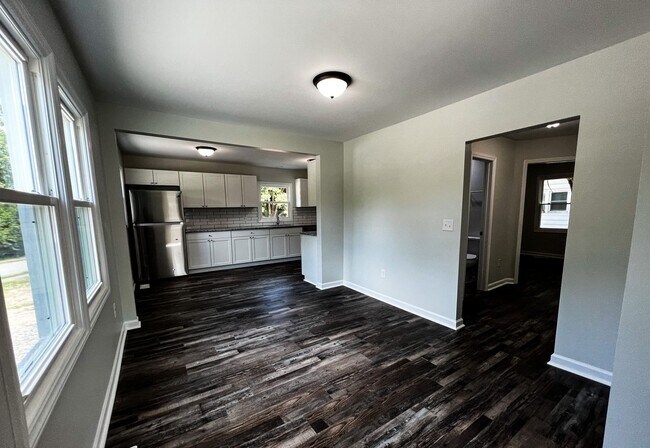 Foto del edificio - Brand New High Point 2 Bed, 1 Bath with Bo...