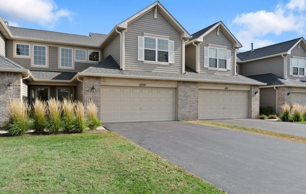 1489 S Candlestick Way, Waukegan, IL 60085 Townhouse for Rent in