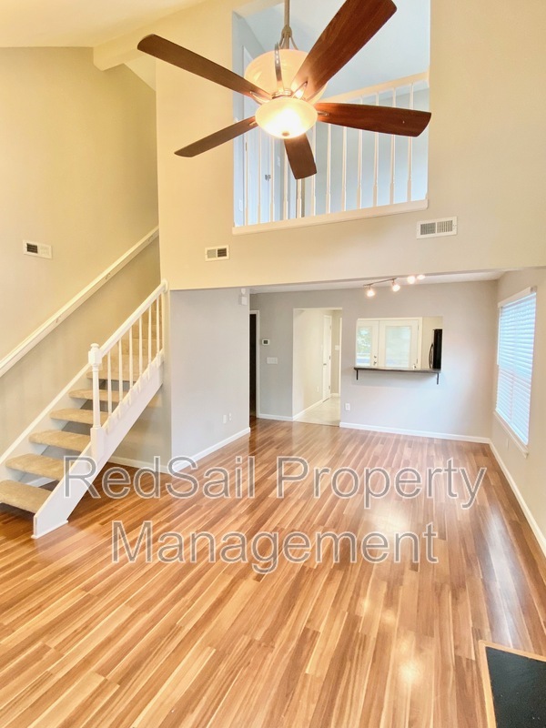 Building Photo - 469 Crosland Ct