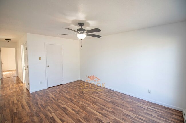 Building Photo - 3 BR HOME ON SOUTHSIDE