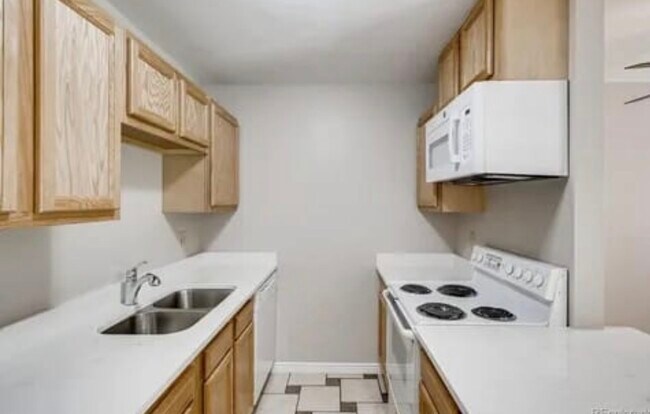 Cocina - 225 E 8th Ave