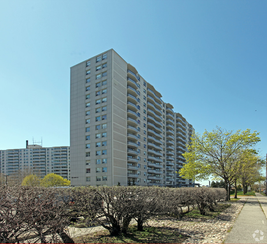 Primary Photo - Bonneville Towers