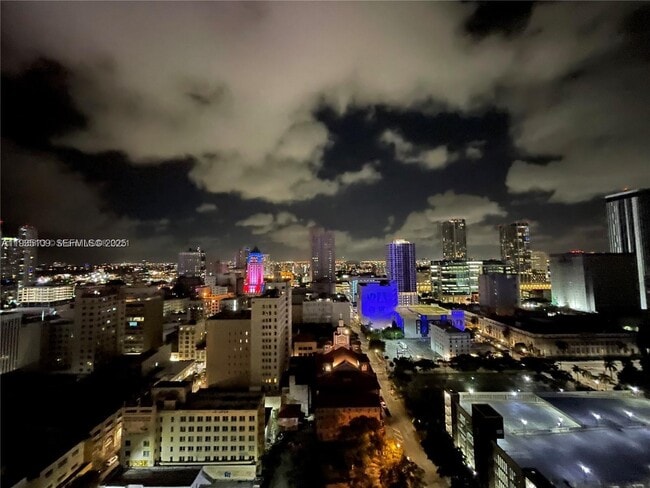 Foto del edificio - 133 NE 2nd Ave