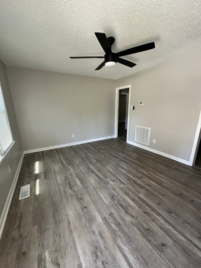 Foto del edificio - Newly renovated duplex - 107A Sador St, Cherryville, NC