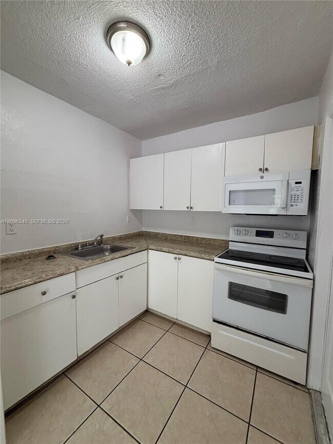 Foto del edificio - 8287 NE Miami Ct