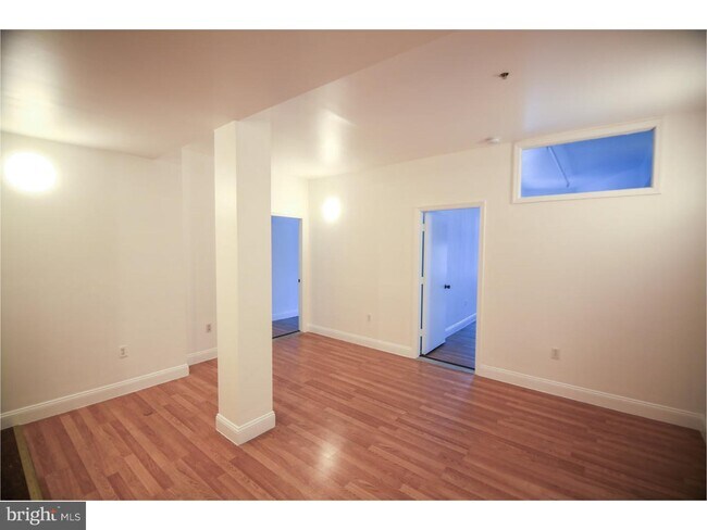 Building Photo - 1021 Ridge Ave