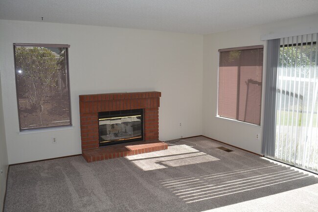 Building Photo - 232 Agate Way