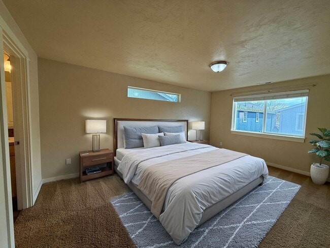 Foto del edificio - 2466 Mountain Terrace