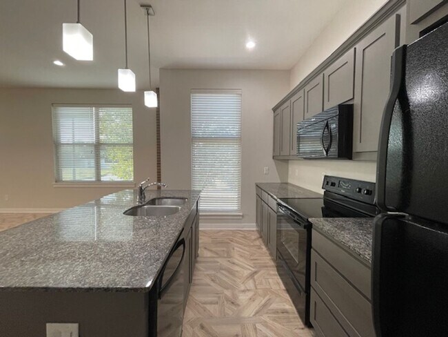 Photo - 622 Hemphill St House