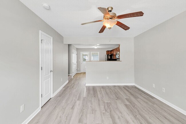 Foto del edificio - 117 Cornerstone Dr