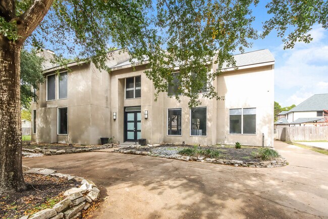 Building Photo - 10518 Moorcreek Dr