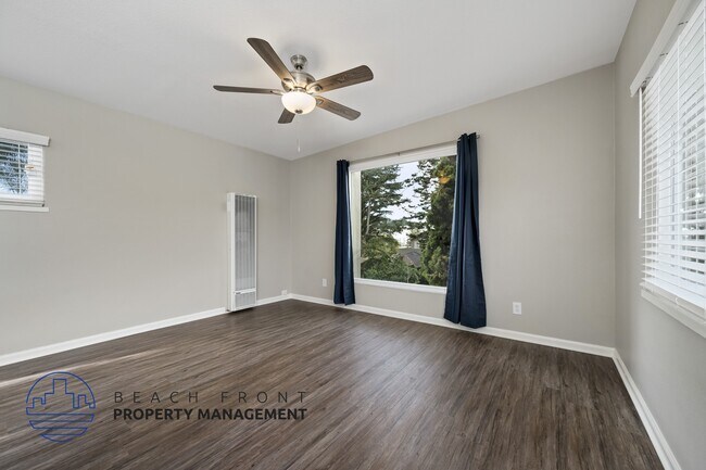Foto del edificio - 374 Cypress Dr.