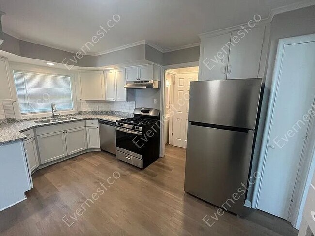 Foto del edificio - 2820 Winsted Dr