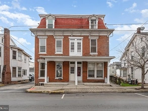 Building Photo - 323 Market St