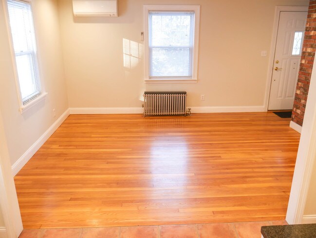 Building Photo - 347 Somers Rd