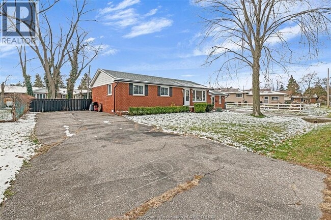 Building Photo - 310 Superior St