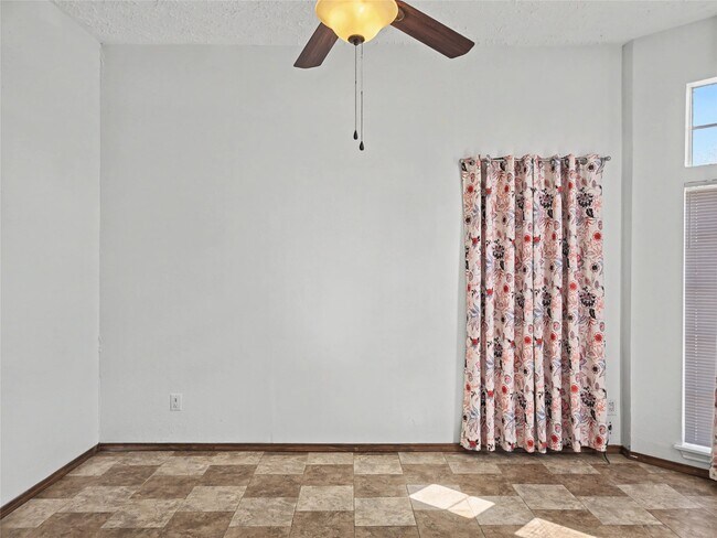 Building Photo - 15223 Peachmeadow Ln