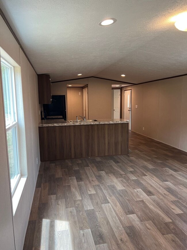 Building Photo - Brand New! Move In Ready & Close to Downto...