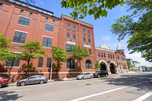 Foto del edificio - 245 Heath St