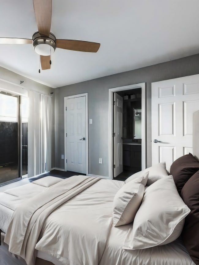 Interior Photo - Ventura North