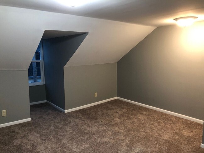 Building Photo - Old World Charm Lancaster City 3 bedroom 1...
