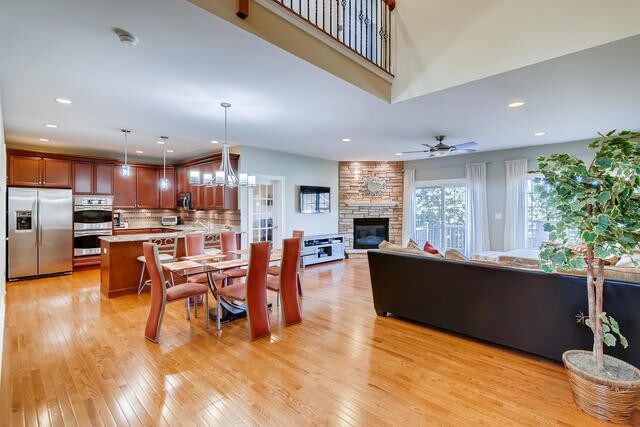 Building Photo - 2S733 Crimson King Ln