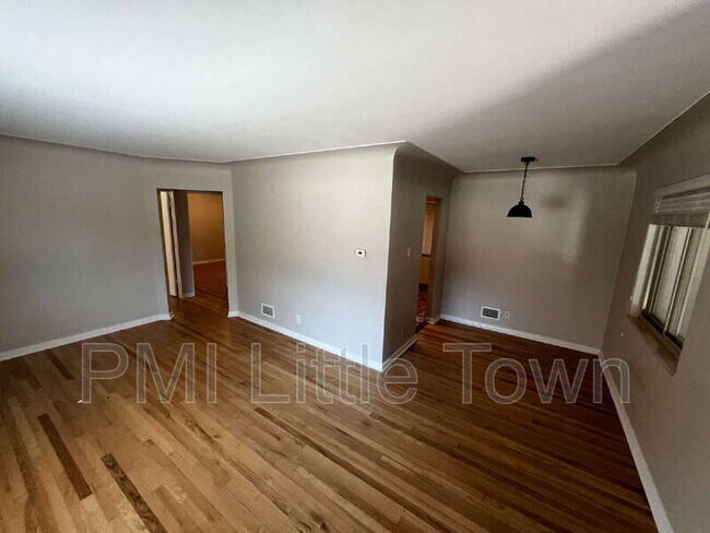 Building Photo - 2487 S Corona St