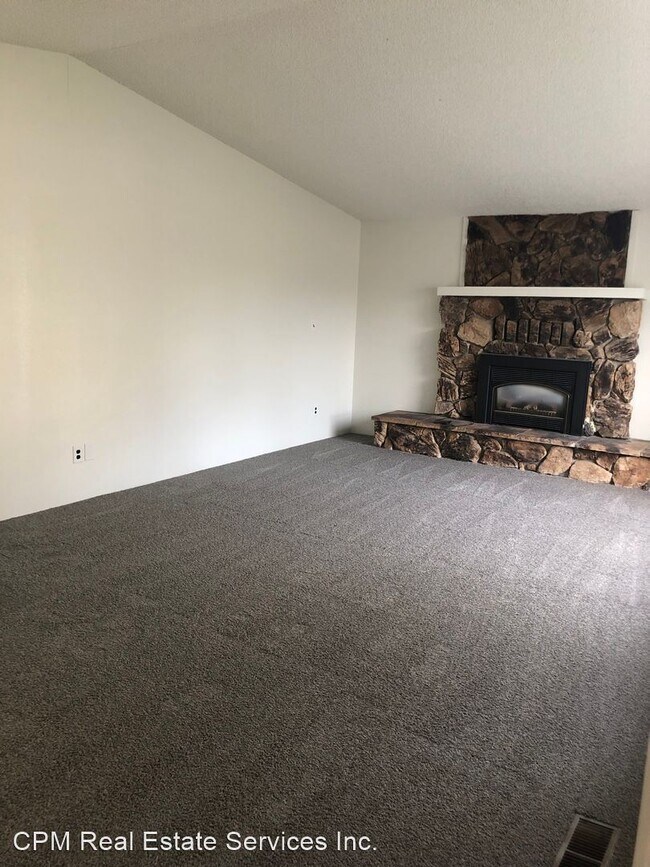 Building Photo - 4 br, 2 bath House - 1342 Sequoia Circle