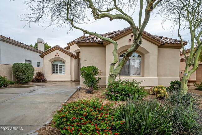 Building Photo - 4605 N Clear Creek Dr