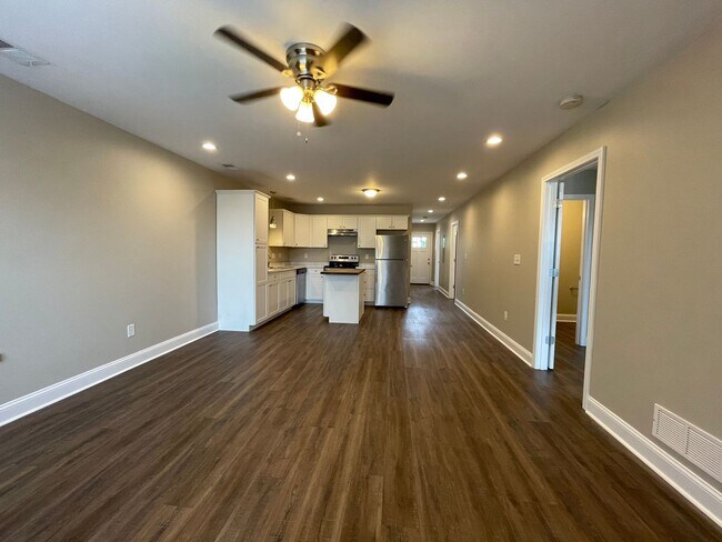 Foto del edificio - 830 Bryan Ave