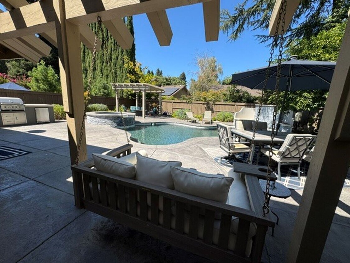 Foto principal - Gorgeous 3-Bedroom House in Gold River wit...