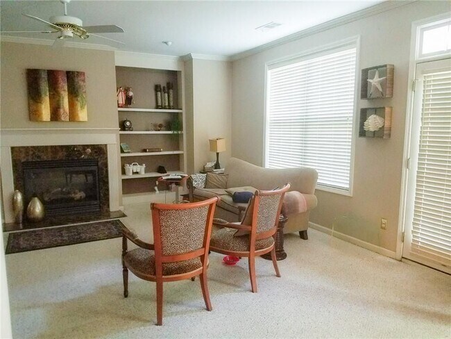 Building Photo - 2680 Hampton Park Dr