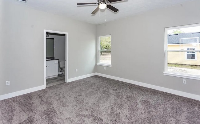 Building Photo - Modern 2BR/2BA Home in Trenton, FL – Like-New & Move-In Ready