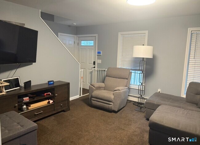 Foto del edificio - 939 N Main St