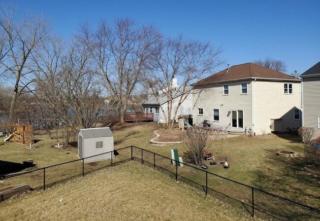 Building Photo - 2448 Carlton Dr