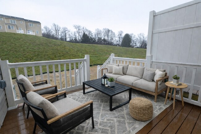 Foto del edificio - 3 Bedroom Townhome!