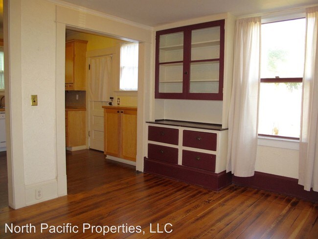Building Photo - 3 br, 1 bath House - 816 Yakima Ave S