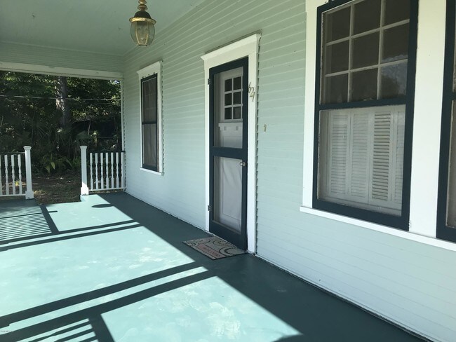 Foto del edificio - 621 NE 26th Ave