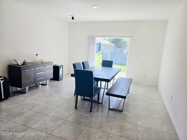 Foto del edificio - 8975 102nd Ave