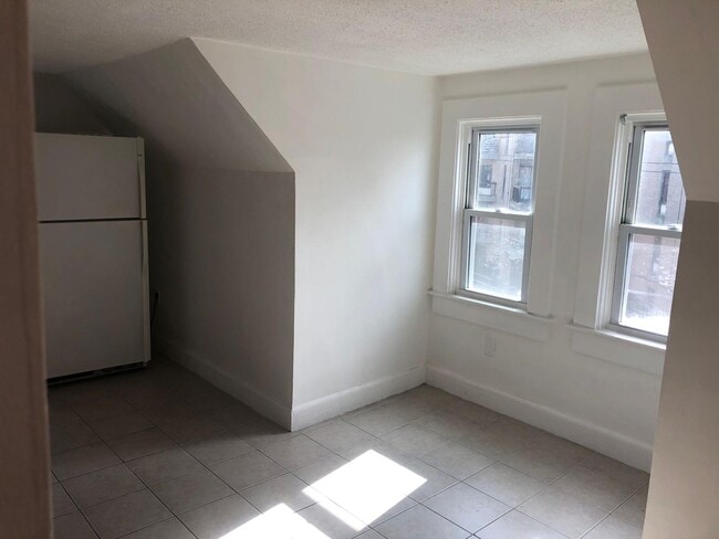 Building Photo - 58 Kellogg St