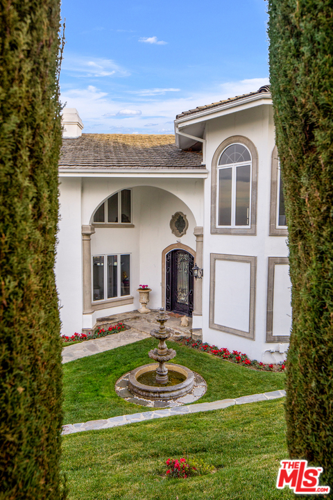 Building Photo - 3556 Multiview Dr