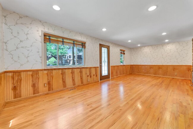 Foto del edificio - 4980 Ainsley Ave
