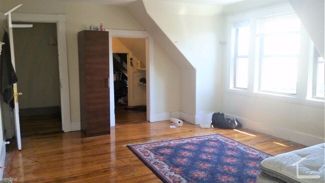 Foto del edificio - 6 br, 2.5 bath House - 31 Quint Ave