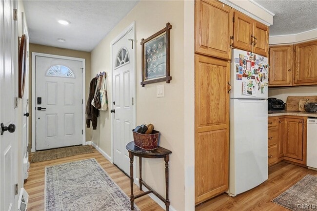 Building Photo - 8015 Marlin Dr