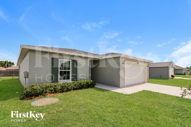 Foto del edificio - 1265 SW Century Ave